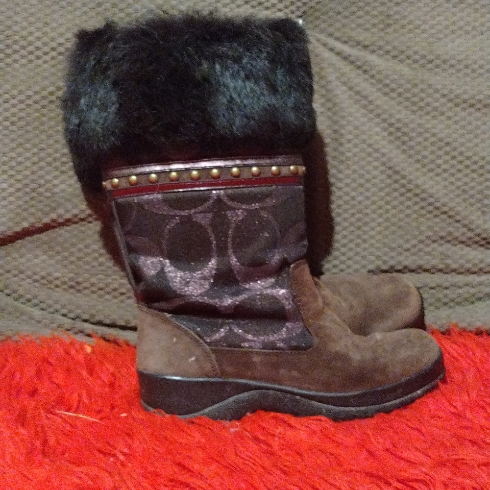 Beautiful Coach winter boots - Picture 2 of 4
